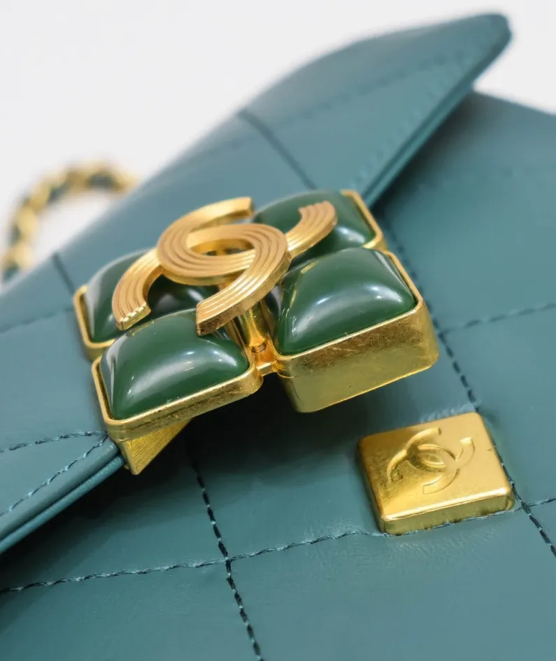 CHANEL retro bag size: 22*7.5*14cm