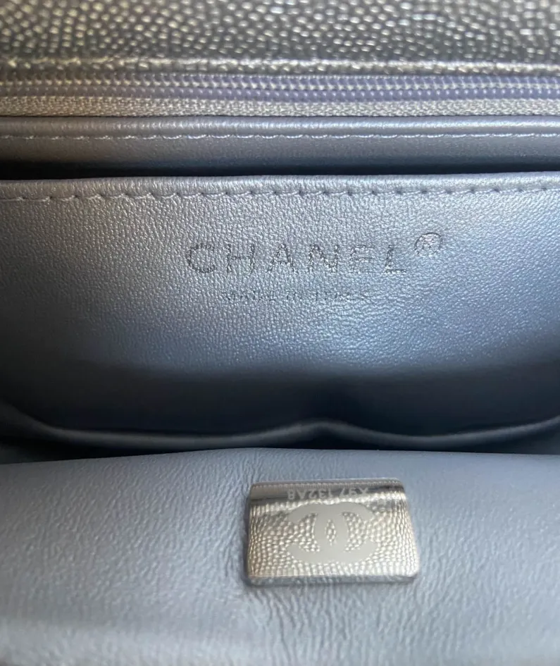 Handbag Size: 20x14x7 Model: AS243
