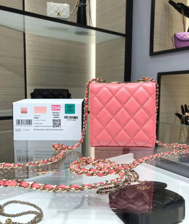 Coin Purse Lambskin Size: 11*11*5 A81633Y