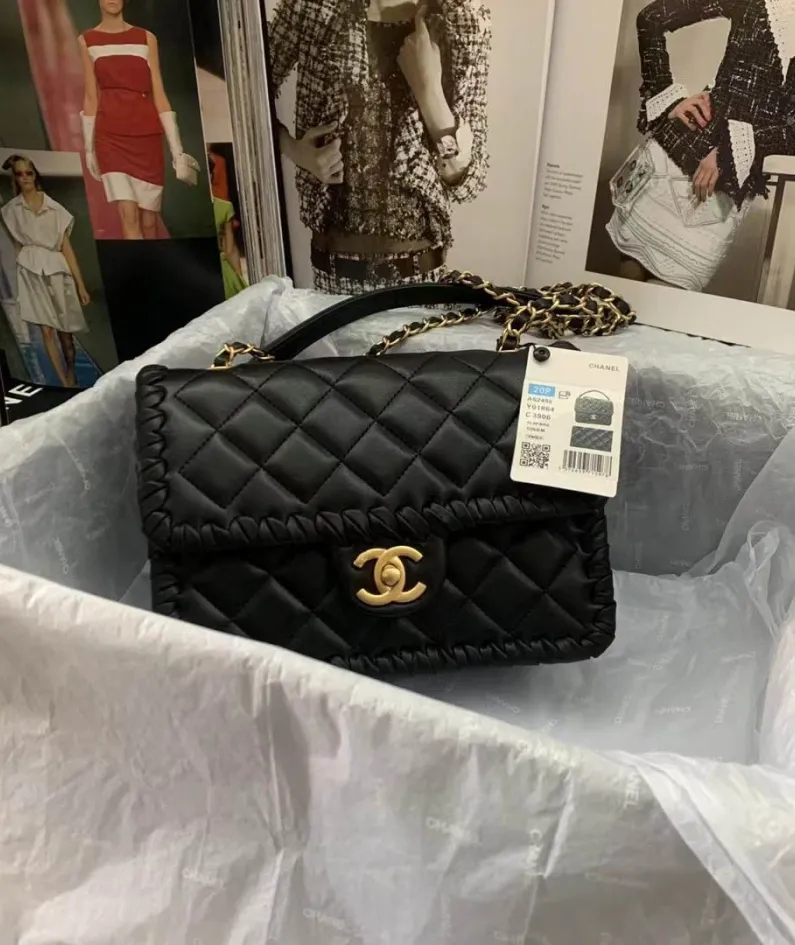 Chanel Tofu Bun Size: 22cm Style: AS2496