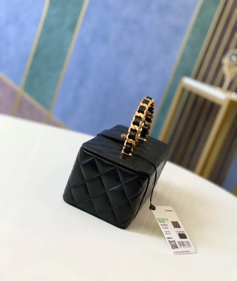 Cosmetic bag Size: 22 10 8.5cm Code: 01919 Sheep grams