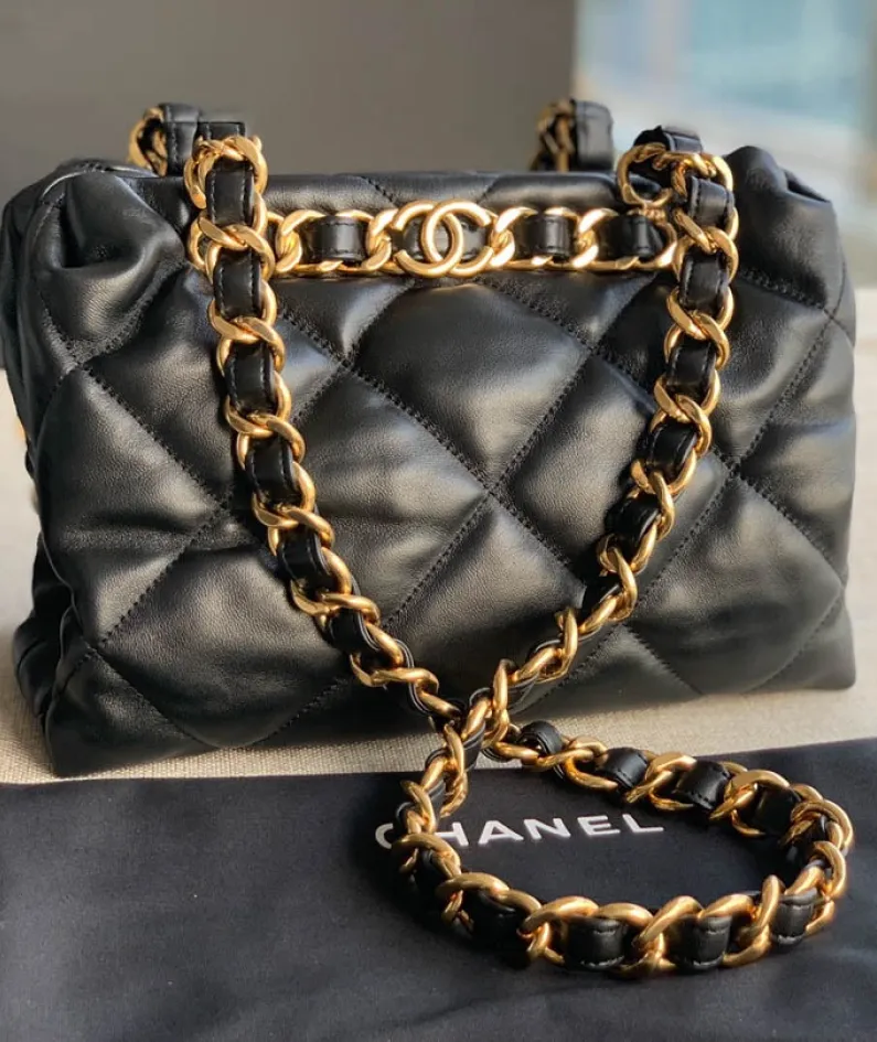 CHANEL shoulder bag Model: AS3502 Size: 24X29X10Cm