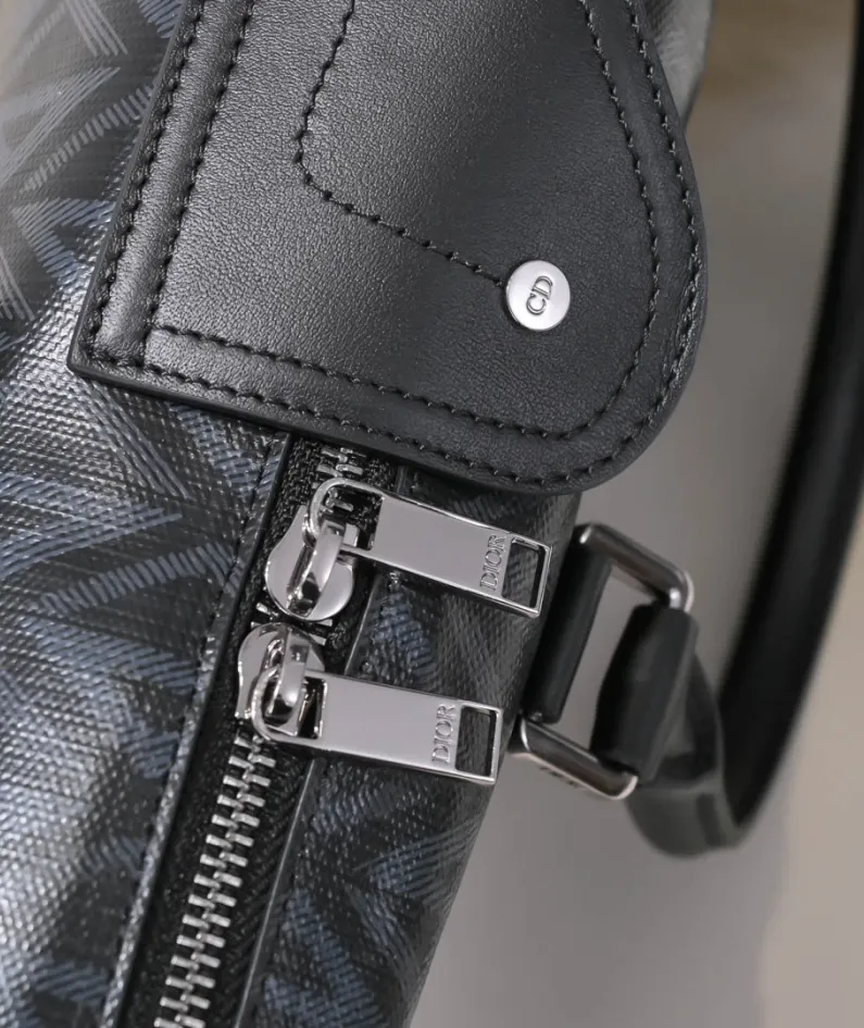 Hit the Road Briefcase Size: 36*27*6cm