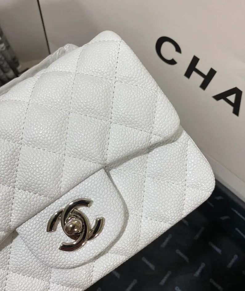 Lambskin Model: 1115 Size: 17cm