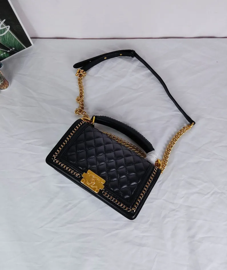 Lambskin Size: 25*16*9cm Style: 67086-1