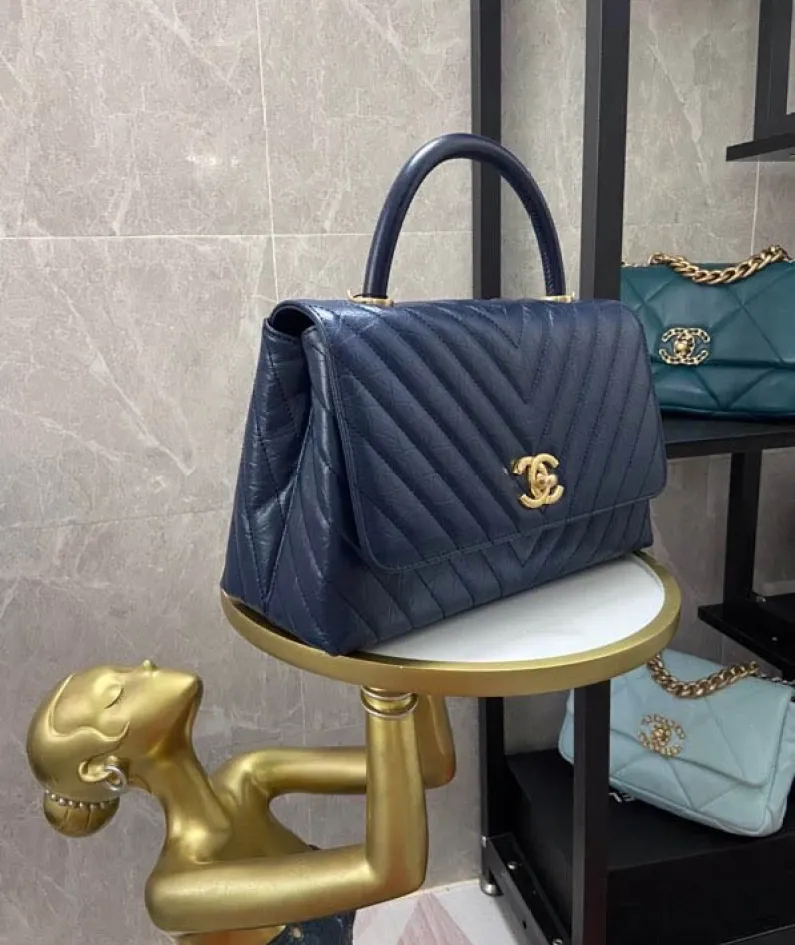 Hand Flap Bag Model 92991# Size: 18x29x12cm Royal Blue