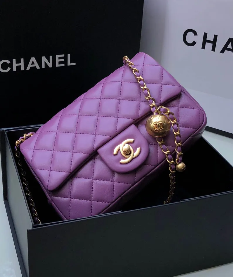 Chanel Model: S1160 Size: 26cm