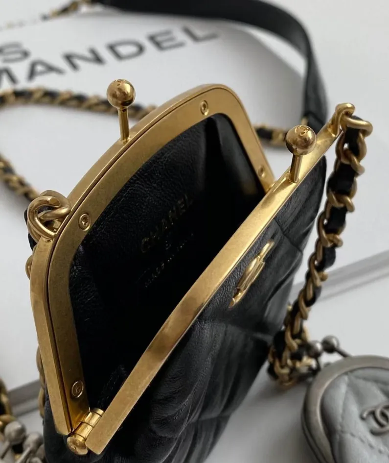 Chanel size; 10.5*11*2cm Model: AS2825