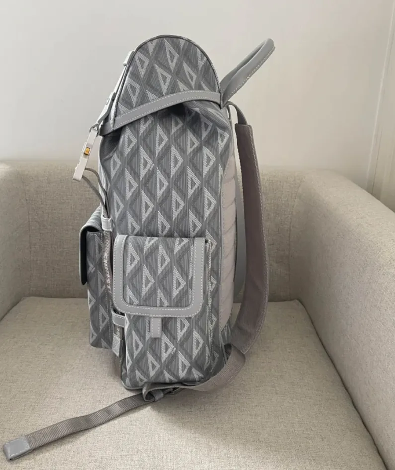 Hit the Road Shoulder Bag Size: 43*51*20