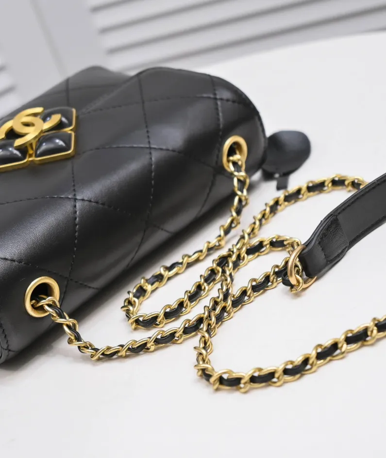 CHANEL retro bag size: 22*7.5*14cm