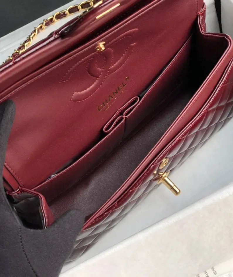 Chanel Patent Leather Pouch Model: 1116 size: 20cm