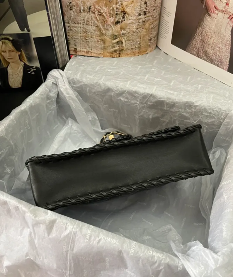 Middle Ages Chain Bag Handbag Size: 26X17X6cm Model Number: AS2163