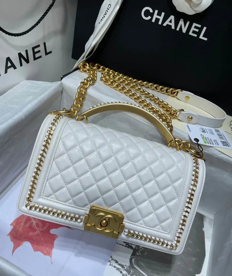 CHANEL Wrist Bag Model: 67086-1 Size: 25