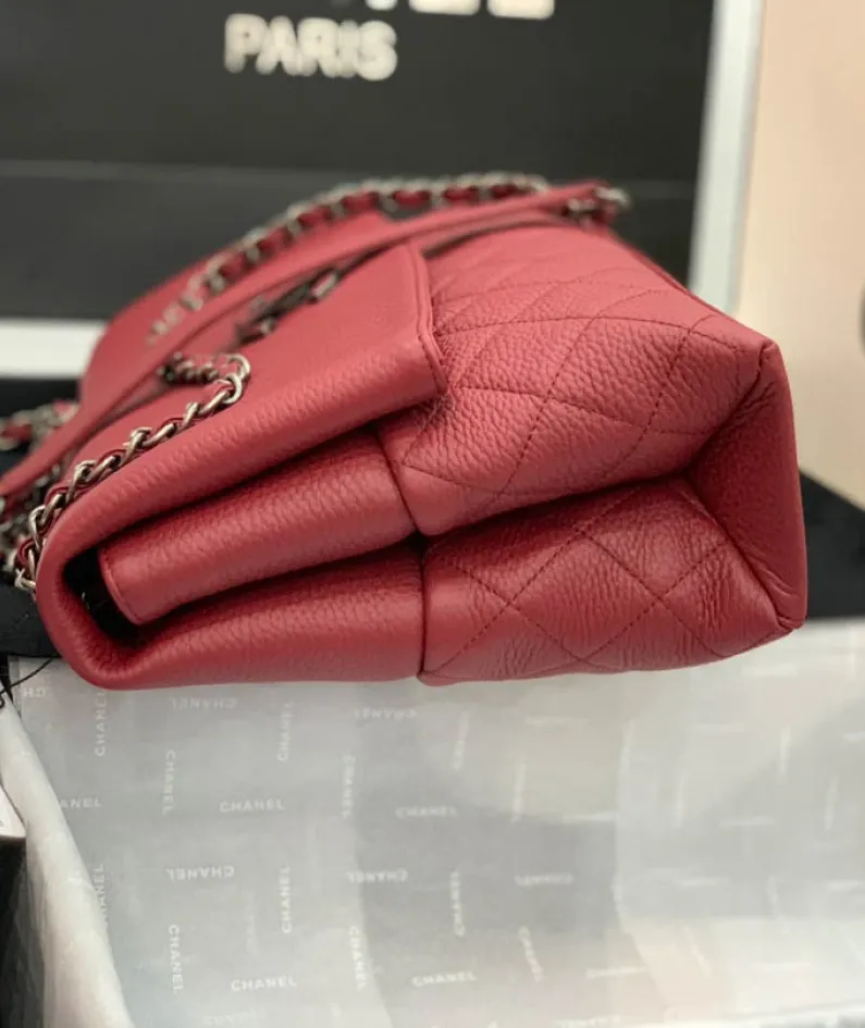 CHANEL shoulder bag Model 8095# Size: 32X7.5X19CM