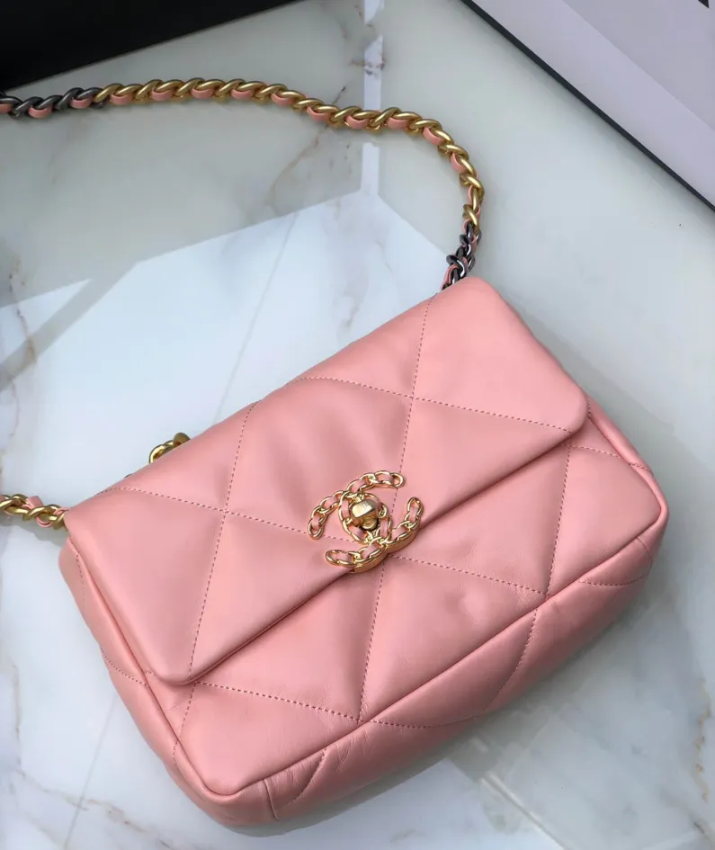 Chanel Model: S1160 Size: 26cm