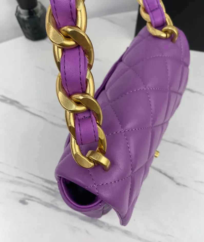 Large Gold Chain Underarm Bag Model Number: As3214