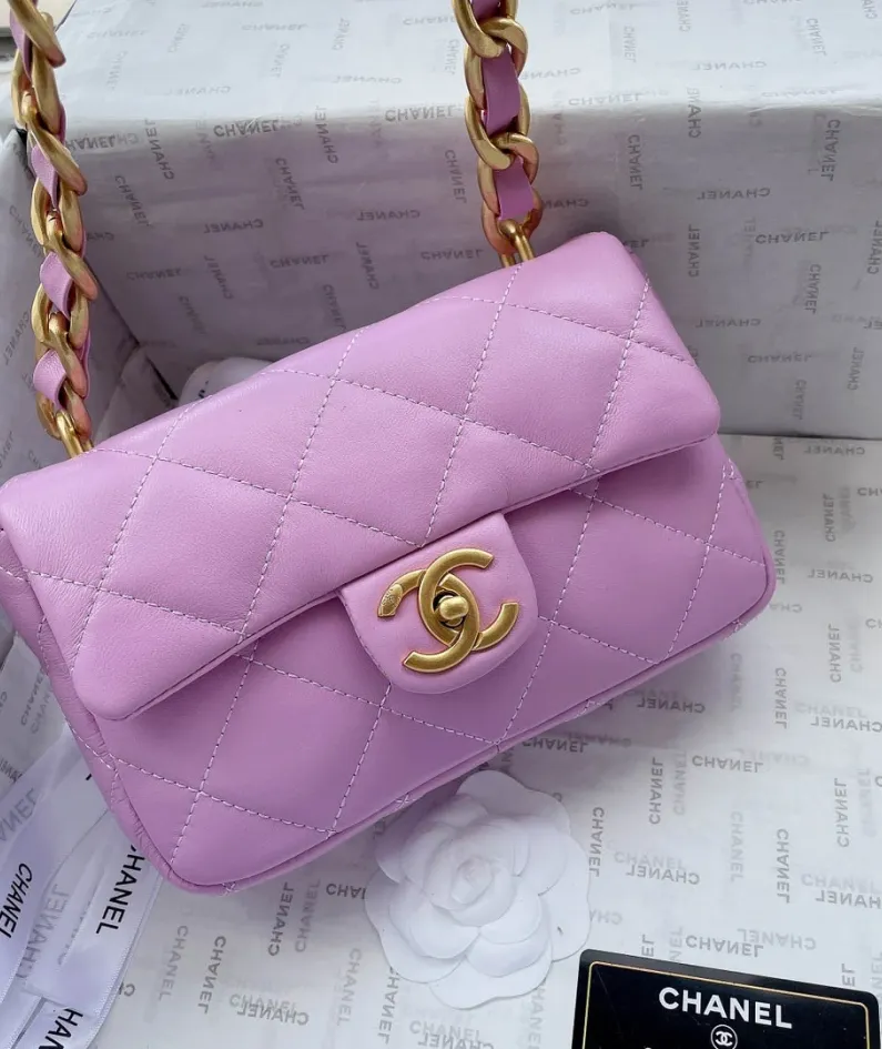 Chanel size: 21x12cm