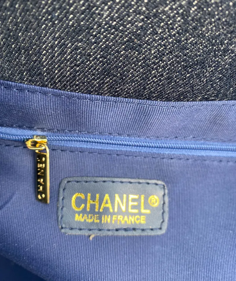 Chanel One Shoulder Handbag Size: 38*30*20 Style: 8820