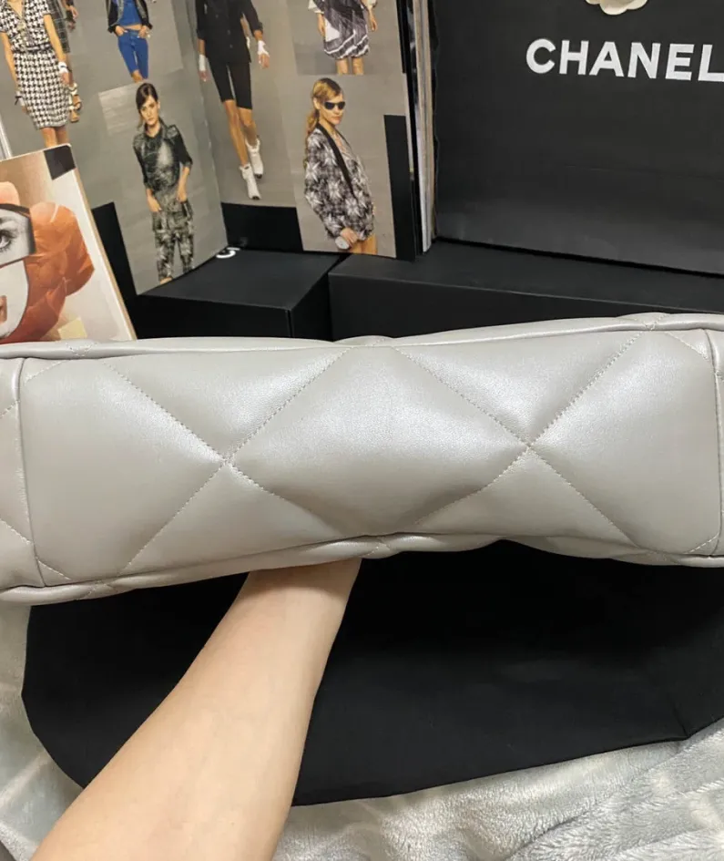 Chanel Style: AS3660 Size: 264010cm