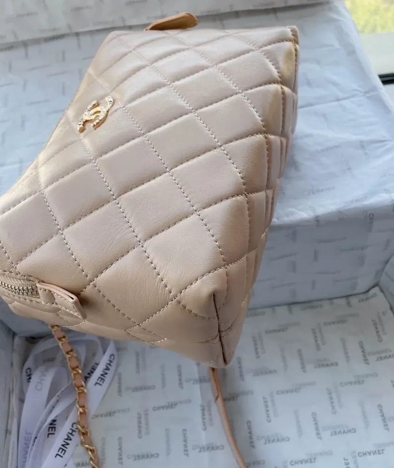Chanel Size 23x15cm Style: 1015