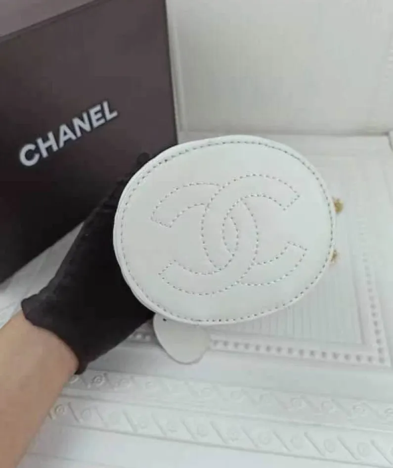 Chanel Vintage Cosmetic Bag Size: 12x11cm, Style: 212
