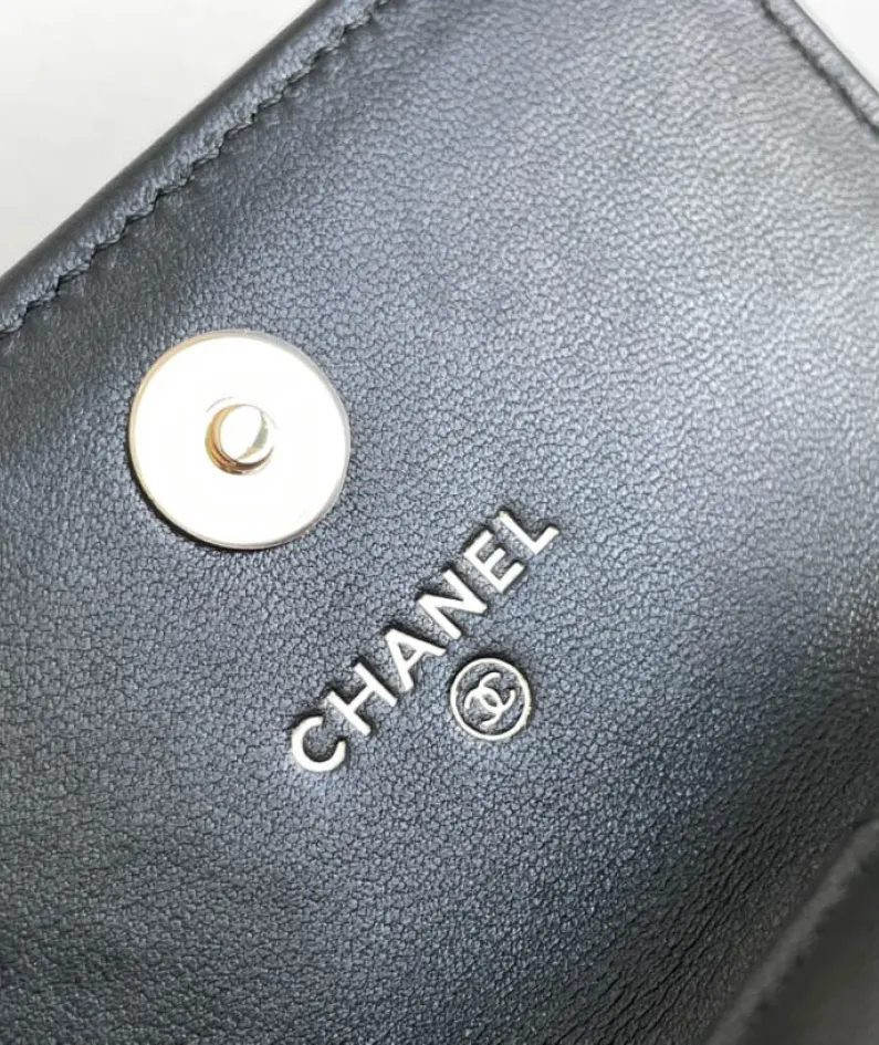 Lambskin Size: 9cmx11cmx3.8cm