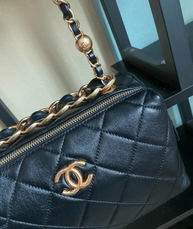 CHANEL Size: 22*10*15