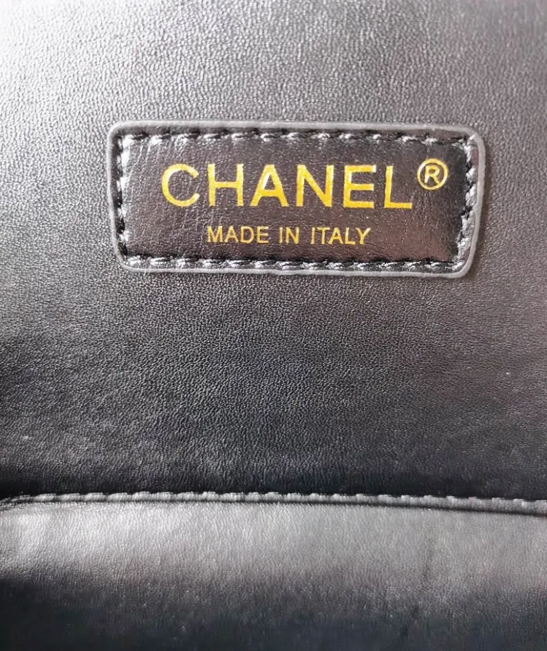 Chanel Portable Makeup Size: 17*9.5*7cm Style: 5864