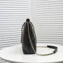 Chanel size: 22x16cm