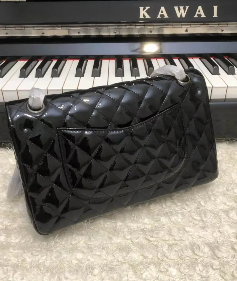 Chanel Size: 25cm Model: 1112