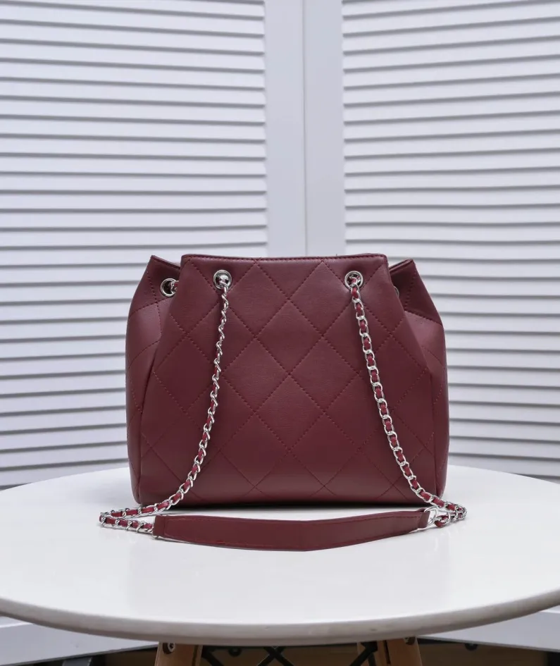 Chanel Style: 9067 Size: 26x23cm
