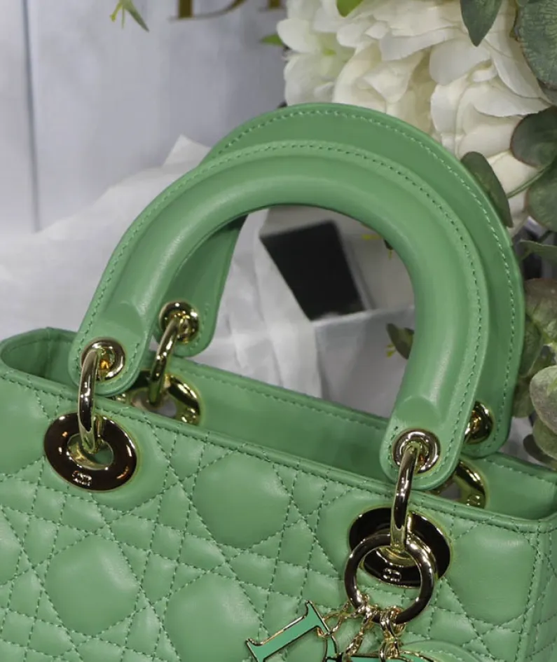 Size: 20x16.5x 8cm