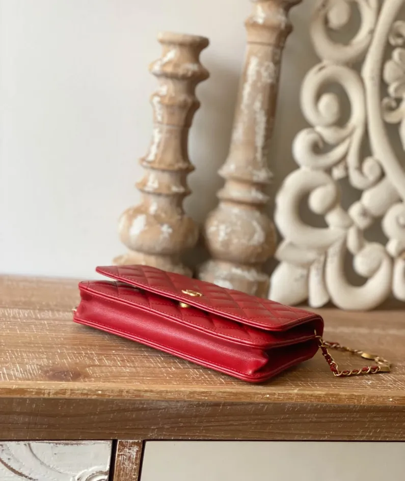 Chanel Size: 19cm Style: 81225 Red