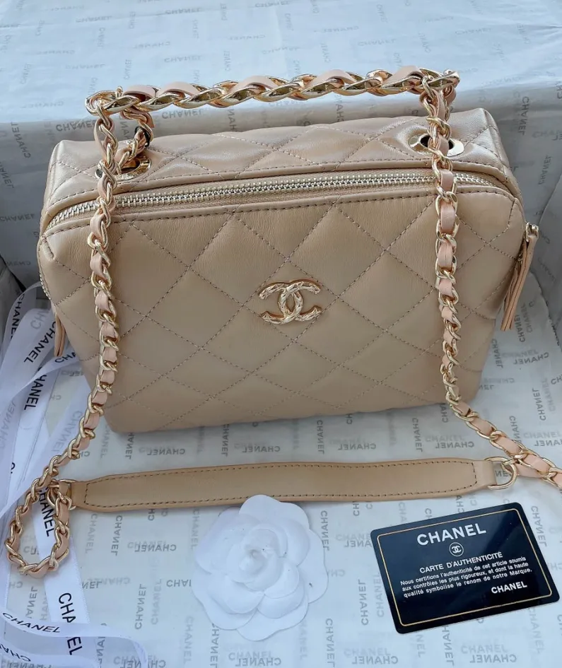 Chanel Size 23x15cm Style: 1015