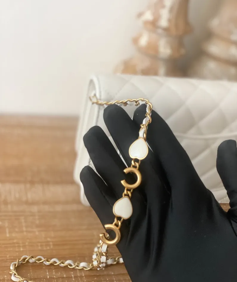 Chanel Size: 19cm Style: 81225 White