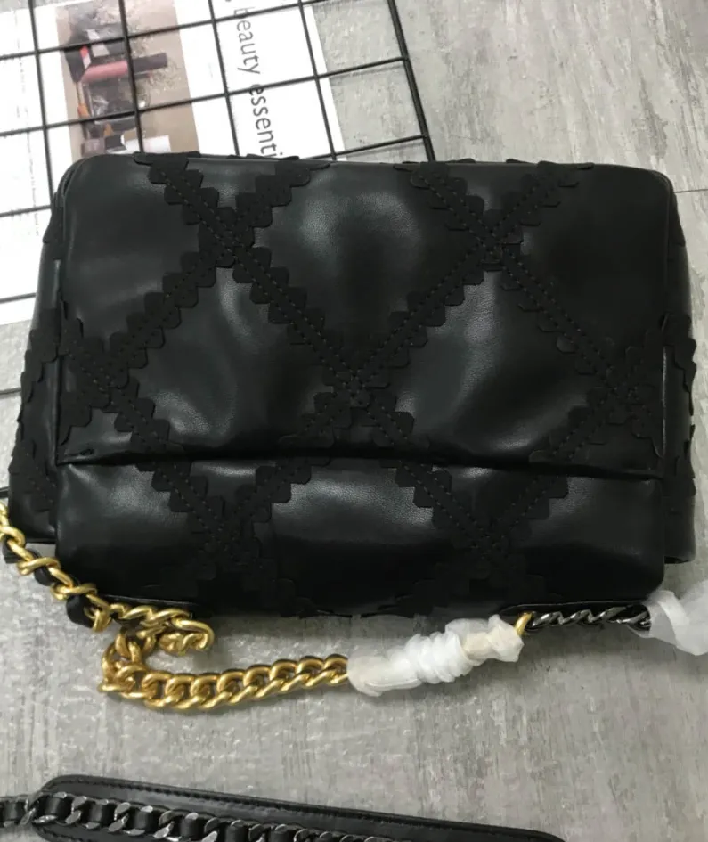 Handbag Size: 30/21/10