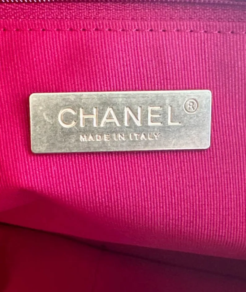 CHANEL Model: AS366# Size: 24 X41 X10