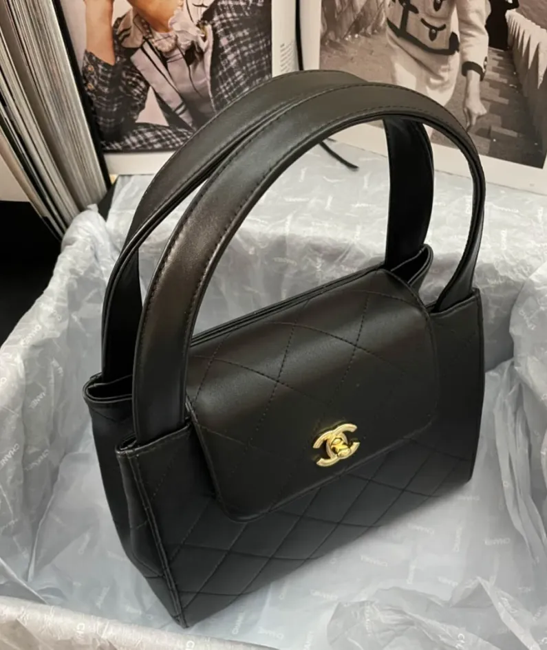 Handbag Size: 23 29 9cm Style: AS2457