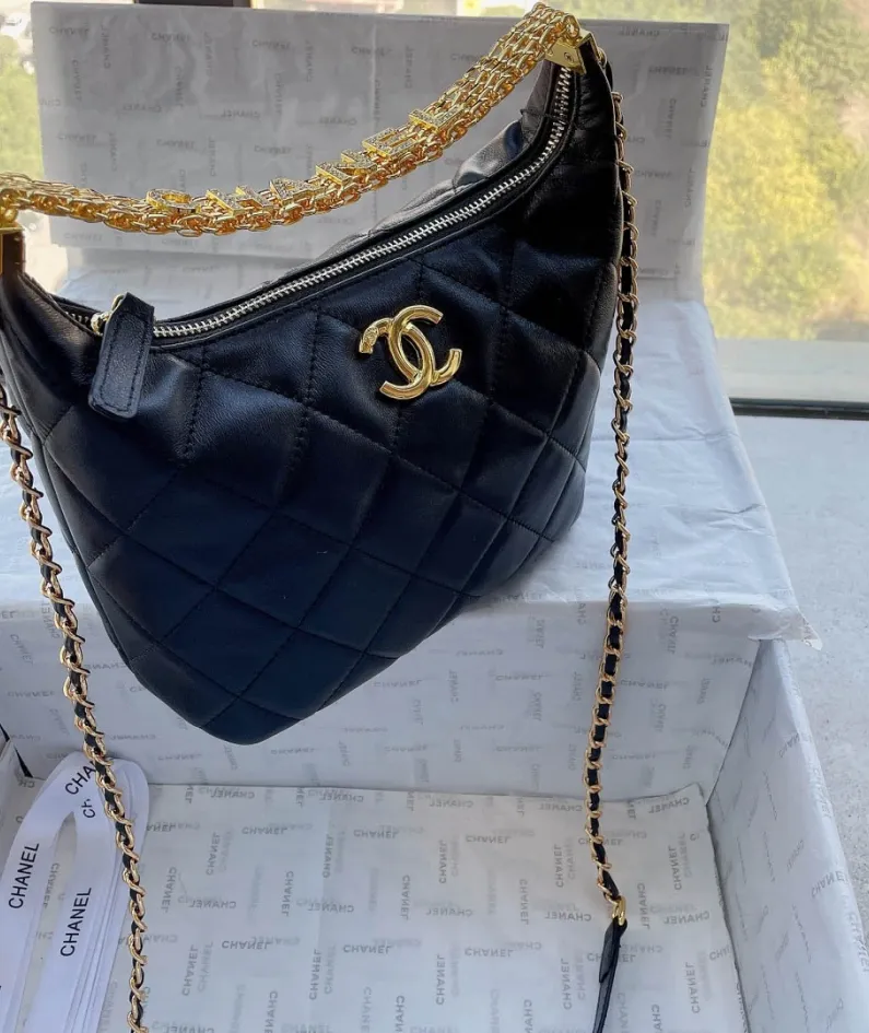 Chanel Style: 205 Size: 23x21cm