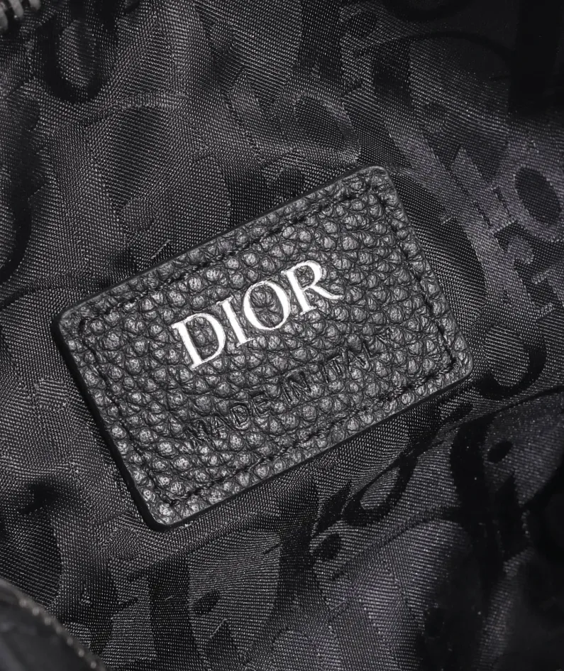 Size: 17 x 11.5 x 11.5 cm