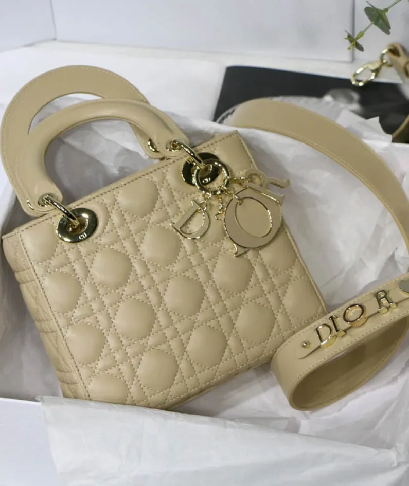 Size: 20x16.5x 8cm
