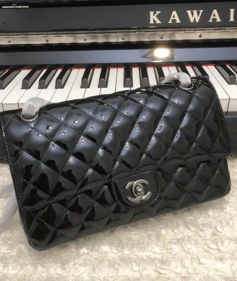 Chanel Size: 25cm Model: 1112
