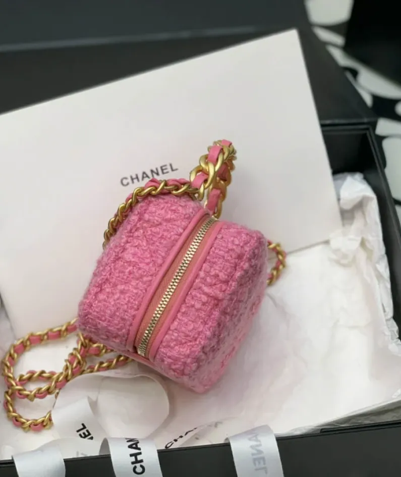 Cosmetic Bag Size: 2874