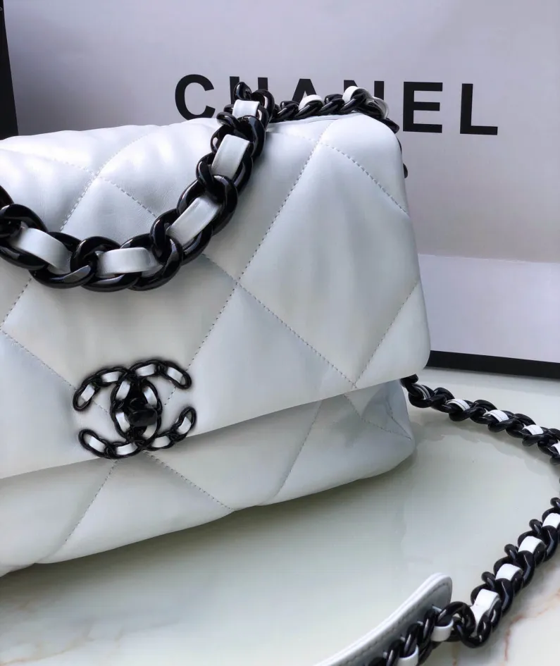 Chanel Model: S1161 Size: 30cm