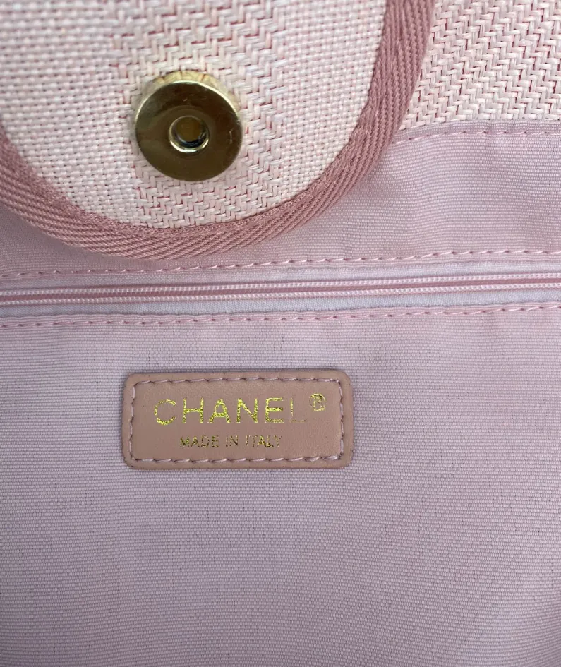 Chanel Model: 8819 Size: 48*38*30*14