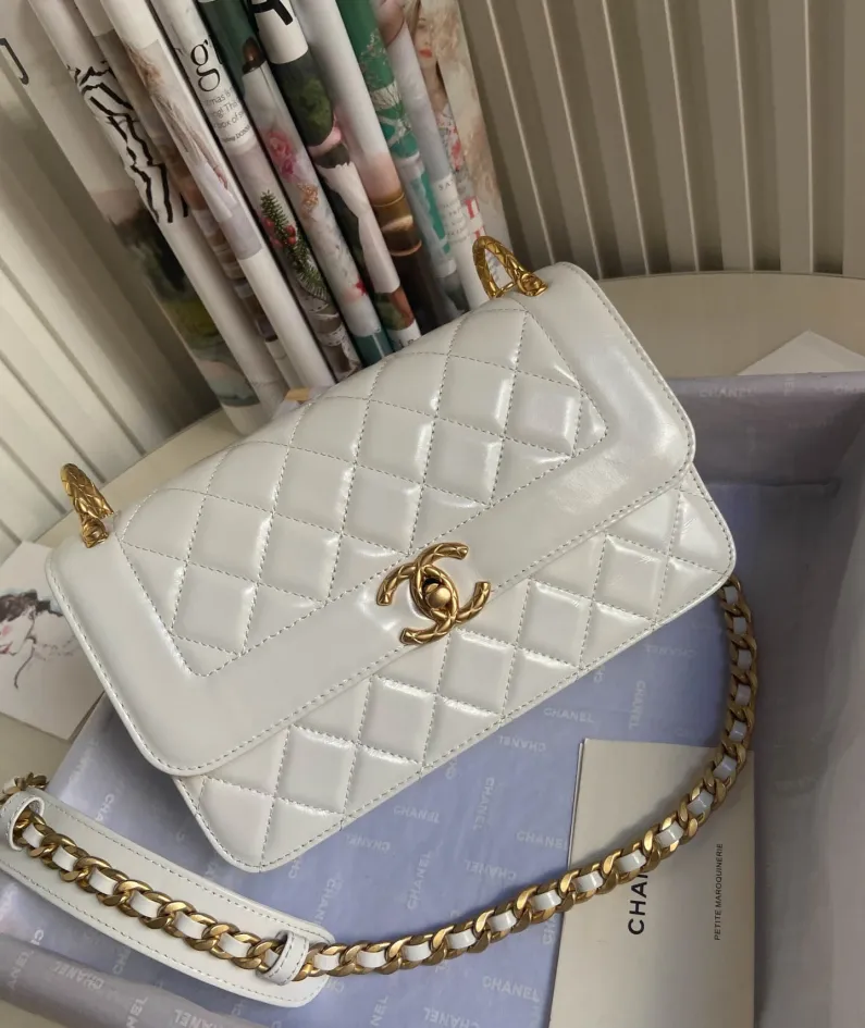 Chanel Vintage Hardware Model: AS2715 Size: 23cm