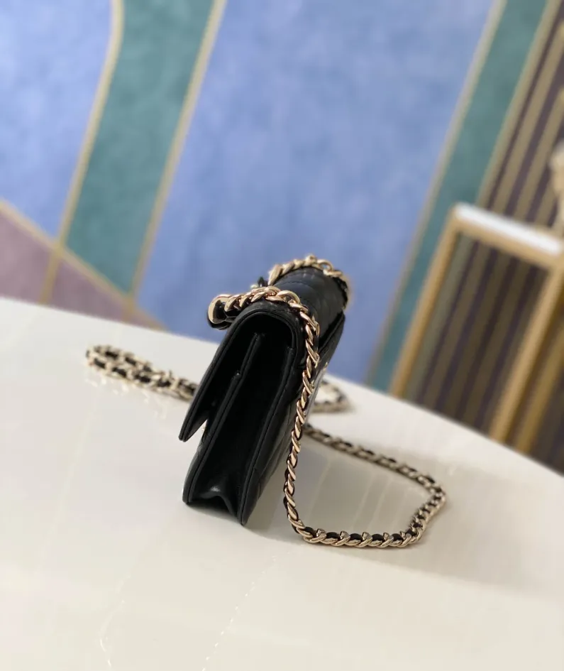 Lambskin Size: 19cm Style: 81171