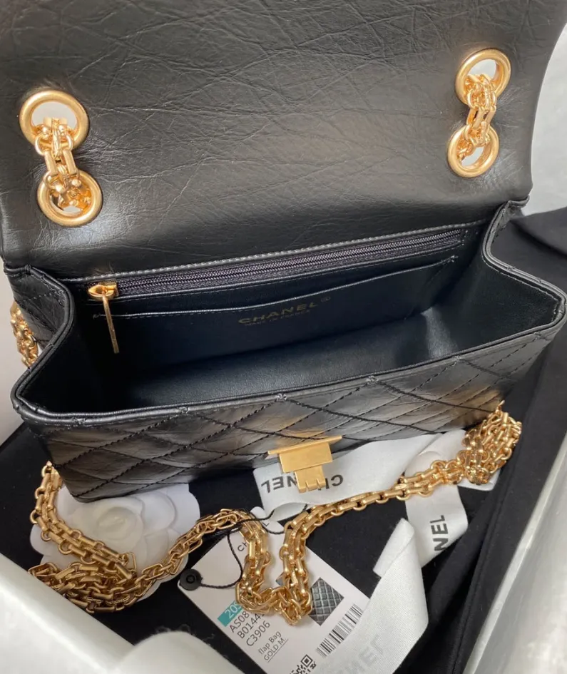 Chanel square bag size: 15.5-20-6cm