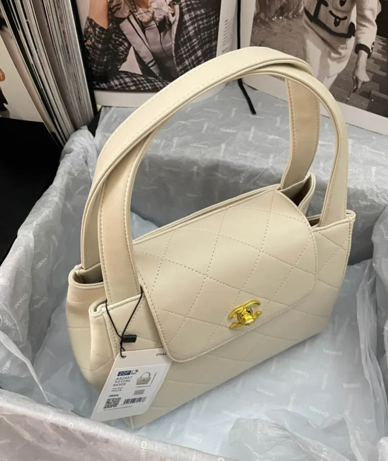 Handbag Size: 23 29 9cm Style: AS2457