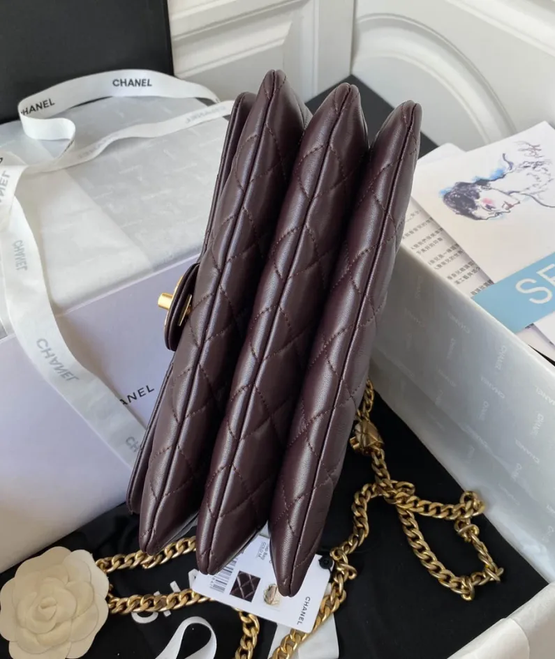 Lambskin Size: 16*25*10cm
